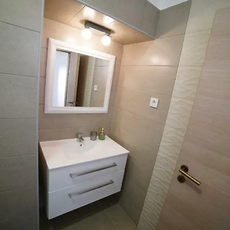 Korona Apartamento *