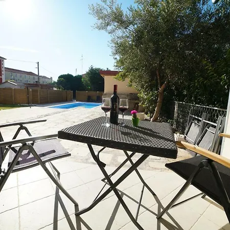 Korona Apartamento *