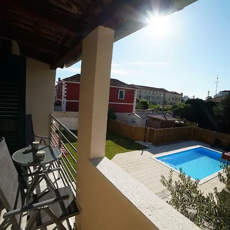 Korona Apartamento *