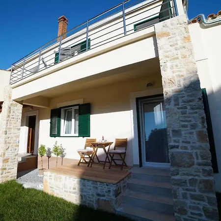 Korona Apartamento *